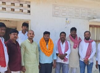 समाजवादी सांस्कृतिक प्रकोष्ठ की बैठक में कलाकारों को मिली जिम्मेदारी:बस्ती में जयहिंद यादव की अगुवाई में हुई बैठक, संगठन मजबूत करने पर जोर