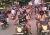 पनियरा में त्योहारों से पहले पुलिस का फ्लैग मार्च:बाजारों से मुजूरी तक सुरक्षा का जायजा