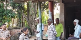 हर्रैया क्षेत्राधिकारी ने तीन गांवों में लगाई चौपाल:ग्रामीणों की समस्याएं सुनीं, अवैध गतिविधियों पर रोक लगाने में सहयोग मांगा