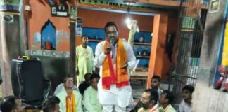 मुस्तफाबाद में भजन-कीर्तन से भक्तिमय शिव मंदिर परिसर:विधायक ने काली मंदिर के लिए दिए 51 हजार