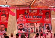 निचलौल में सपा की PDA जन पंचायत:पूर्व मंत्री रामदुलारे राजभर बोले- जनता बदलाव चाहती है