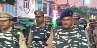त्योहार से पहले सिसवा में पुलिस का पैदल मार्च:असामाजिक तत्वों को सख्त संदेश