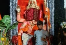 अमोढ़ा में गणेश उत्सव की शोभायात्रा निकली:भक्त नाचते-गाते पंडाल तक पहुंचे, रामजानकी मार्ग गणपति बप्पा के जयकारों से गूंजा