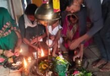 लेहरा में महिलाओं ने रखा निर्जला व्रत:पति की लंबी उम्र के लिए की कामना, मंदिरों में उमड़ी भीड़