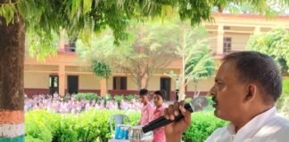दिग्विजयनाथ कॉलेज में हिंदी दिवस पर शिक्षकों ने दिया व्याख्यान:राजभाषा हिंदी को बताया भारत की आत्मा, छात्रा ने भी पेश किया भाषण