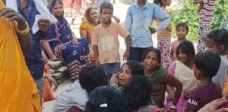 अज्ञात वाहन की टक्कर से दो दोस्तों की मौत:महराजगंज भीषण टक्कर के बाद नाले में जा गिरे, चेहरा पहचानना हुआ मुश्किल