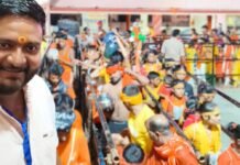 हरतालिका तीज पर बाबा बागेश्वर नाथ मंदिर में भंडारा:बहराइच में एसडीएम ने भी बांटा प्रसाद, बड़ी संख्या में श्रद्धालुओं ने लिया प्रसाद