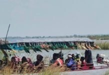 सरयू का जलस्तर घटा, ग्रामीणों की मुश्किलें बरकरार:नदी तटबंध के बीच कीचड़, संपर्क मार्ग बंद; संक्रमण फैलने की आशंका