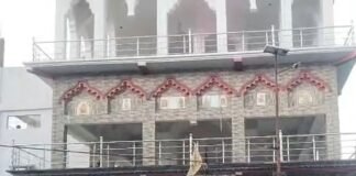 बहराइच में कजरी तीज पर शिव मंदिरों में उमड़ी भीड़:भोर में कपाट खुलते ही जलाभिषेक के लिए लगी कतारें, रात से पहुंचने लगे कांवड़िए