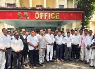 अधिवक्ता से अभद्रता पर कोतवाल के निलंबन की मांग:बार एसोसिएशन ने पुलिस अधीक्षक को सौंपा ज्ञापन, बैठक में लिया फैसला