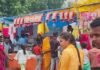 कजरी तीज पर सदाशिव मंदिर में लगा मेला:गिलौला में झूलों और दुकानों पर उमड़ी भीड़, लोगों ने की जमकर खरीदारी