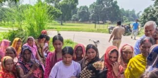 ट्रक चालक का आम के पेड़ से लटका मिला शव:बस्ती में तालाब के पास बच्चों ने देखा, पारिवारिक विवाद के बाद घर से निकला था
