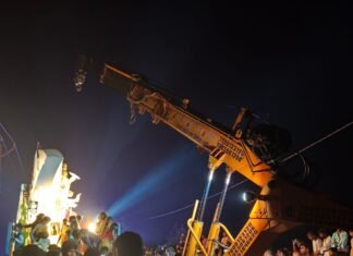 बस्ती में क्रेन की मदद से विसर्जित किया गणेश प्रतिमा:डीजे की धुन पर जमकर थिरके भक्त, ‘गणपति बप्पा मोरया’ के जयकारों से गूंजा एकटेकवा पुल