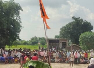 बस्ती में दुबौलिया कबड्डी का रोमांच:एक-एक अंक के लिए भिड़े खिलाड़ी