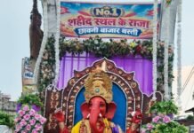 छावनी में गणेश प्रतिमाओं का सरयू में विसर्जन:पूरे रास्ते भक्तिमय माहौल में गूंजते रहे 'गणपति बप्पा मोरया' के गगनभेदी जयकारे