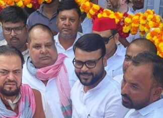 अबू आसिम ने सेक्युलर वोटों के बंटवारे पर चिंता जताई:सपा की वापसी का आह्वान किया, बस्ती में कार्यकर्ताओं ने किया स्वागत