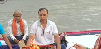 ‘बड़ा रविवार’ पर आर्य समाज में हुआ वैदिक सत्संग:यज्ञ के बाद किया सामूहिक सूर्य नमस्कार