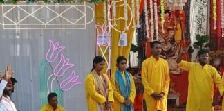 अमोढ़ा में सेवा संकल्प अभियान के तहत नुक्कड़ नाटक:मोदी के सार्वजनिक जीवन की यात्रा का मंचन