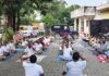 बस्ती के थाना परिसर में पुलिसकर्मियों ने किया योग:तनावमुक्त रहने का लिया संकल्प