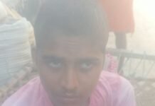 श्रावस्ती में मंदिर के पास मिला अज्ञात किशोर:पूर्व प्रधान ने घर लाकर की पहचान की कोशिश, परिजनों की तलाश जारी