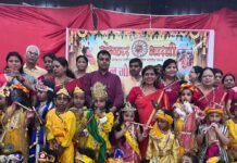 बाल-गोकुलम में कृष्ण के बाल रूप में सजे 70 बच्चे:बस्ती में दिखा वृंदावन सा नजारा