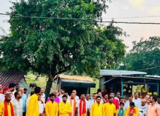 नुक्कड़ नाटक से दिखाई मोदी की सार्वजनिक जीवन की यात्रा:विक्रमजोत में सेवा संकल्प अभियान के तहत कलाकारों ने किया मंचन