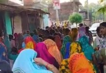 सड़क हादसे में मृतक मोहनलाल का शव घर पहुंचा:परिजनों में चीख-पुकार मची, अंतिम दर्शन को उमड़ा जनसैलाब