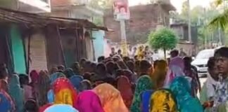 सड़क हादसे में मृतक मोहनलाल का शव घर पहुंचा:परिजनों में चीख-पुकार मची, अंतिम दर्शन को उमड़ा जनसैलाब