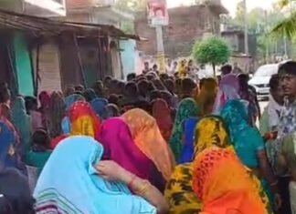 सड़क हादसे में मृतक मोहनलाल का शव घर पहुंचा:परिजनों में चीख-पुकार मची, अंतिम दर्शन को उमड़ा जनसैलाब
