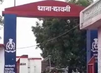 विक्रमजोत अंडरपास के नीचे बाइक-ई-रिक्शा भिड़ंत में एक घायल:ई-रिक्शा के अचानक मुड़ने से बाइक सवार गंभीर घायल, अयोध्या रेफर