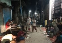 लक्ष्मणपुर बाजार में गणेश महोत्सव पर भंडारा:श्रद्धालुओं की भीड़ उमड़ी, प्रसाद बांटा गया; भक्तों ने लगाए जय श्री गणेश के नारे