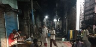 लक्ष्मणपुर बाजार में गणेश महोत्सव पर भंडारा:श्रद्धालुओं की भीड़ उमड़ी, प्रसाद बांटा गया; भक्तों ने लगाए जय श्री गणेश के नारे