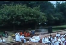 श्रीलंकाई बौद्ध अनुयायियों ने श्रावस्ती में की विश्व शांति पूजा:गंध कुटी पर पारंपरिक रीति-रिवाज से की विशेष पूजा-अर्चना, बुद्ध के उपदेश भी सुने