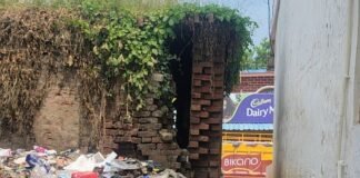 मझौवामीर चौराहे पर कचरे से फैल रही बीमारियां:स्थानीय लोगों ने बताया- राहगीरों को भी खतरा, कचरा जलाने की मांग
