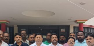 प्राचीन पोखरे के सुंदरीकरण और छठ घाट निर्माण की मांग:बागापार के ग्रामीणों ने डीएम को सौंपा ज्ञापन