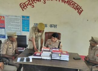 सिन्दुरिया और महिला थाने का अर्धवार्षिक निरीक्षण:सीओ ने रिकॉर्ड अपडेट रखने के दिए निर्देश, महिला शिकायतों की त्वरित सुनवाई पर जोर