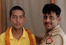 दिल्ली स्टेट ताइक्वांडो चैंपियनशिप में शिवम ने जीता कांस्य:राष्ट्रीय प्रतियोगिता के लिए चुने गए, थानाध्यक्ष ने घर जाकर किया सम्मानित