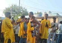 हरैया में नुक्कड़ नाटक से सरकारी योजनाओं का प्रचार:सेवा पखवाड़ा के तहत लोकगीतों से बताईं केंद्र-प्रदेश की उपलब्धियां