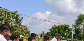 एकीकृत कृषि प्रणाली और मत्स्य पालन इकाई का निरीक्षण:विश्व बैंक पोषित यूपी एग्रीस परियोजना के अधिकारी पचदेवरी पहुंचे, किसानों से संवाद किया