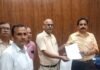मनरेगा तकनीकी सहायकों ने बीडीओ को सौंपा ज्ञापन:मानदेय बढ़ाने और यात्रा भत्ता देने की मांग, 28 सितंबर से धरने की चेतावनी