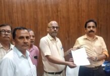 मनरेगा तकनीकी सहायकों ने बीडीओ को सौंपा ज्ञापन:मानदेय बढ़ाने और यात्रा भत्ता देने की मांग, 28 सितंबर से धरने की चेतावनी