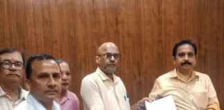 मनरेगा तकनीकी सहायकों ने बीडीओ को सौंपा ज्ञापन:मानदेय बढ़ाने और यात्रा भत्ता देने की मांग, 28 सितंबर से धरने की चेतावनी