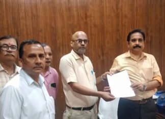 मनरेगा तकनीकी सहायकों ने बीडीओ को सौंपा ज्ञापन:मानदेय बढ़ाने और यात्रा भत्ता देने की मांग, 28 सितंबर से धरने की चेतावनी