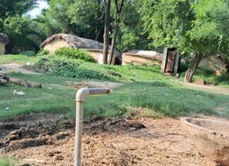अहिरा में जल जीवन मिशन की बंद पाइपलाइन दुरुस्त होगी:दैनिक भास्कर की खबर के असर से श्रावस्ती के अहिरा में विभाग ने लिया संज्ञान
