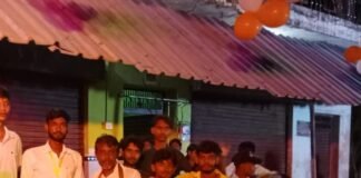 गणेश महोत्सव में देर रात तक चला विशाल भंडारा:नगर बाजार में हजारों श्रद्धालुओं ने ग्रहण किया प्रसाद, पूड़ी-सब्जी और हलवा बांटा