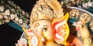 गणपति बप्पा मोरया के जयकारों से गूंजा गायघाट:डीजे की धुन पर नाचते-गाते निकली विसर्जन यात्रा, मनोरमा नदी में विसर्जित हुई प्रतिमा