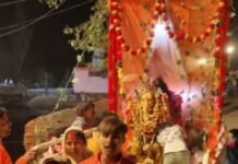 धूमधाम से हो रहा गणेश प्रतिमाओं का विसर्जन:मनोरमा घाट पर दूधिया रोशनी से सजा घाट, नावों से सुरक्षा; अध्यक्ष ने लिया व्यवस्थाओं का जायजा