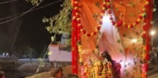 धूमधाम से हो रहा गणेश प्रतिमाओं का विसर्जन:मनोरमा घाट पर दूधिया रोशनी से सजा घाट, नावों से सुरक्षा; अध्यक्ष ने लिया व्यवस्थाओं का जायजा