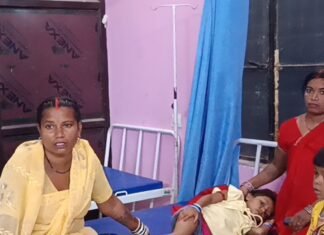 इकौना में दो बाइकों की टक्कर:महिला और उसकी बेटी समेत तीन घायल, पुलिस कर रही जांच