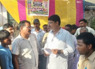विधायक ने जन चौपाल में सुनी समस्याएं:नौतनवा विधायक ने परसा सोमाली गांव में लोगों से सीधे बात की, विकास का भरोसा दिलाया